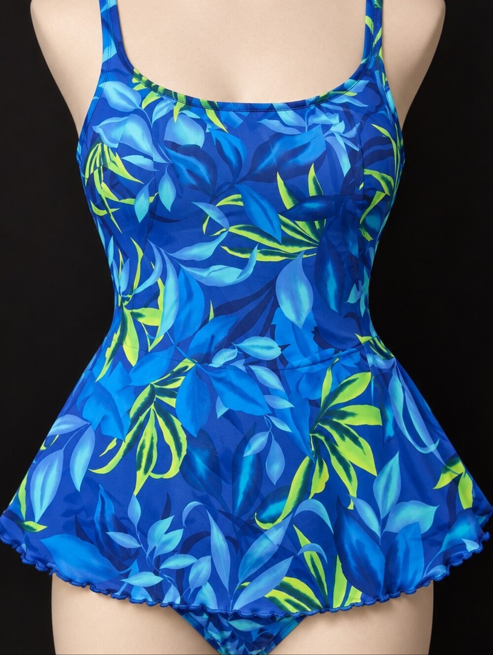 Classics by Jantzen Blue Tropical Floral Skirted One-Piece Swimsuit💙💙